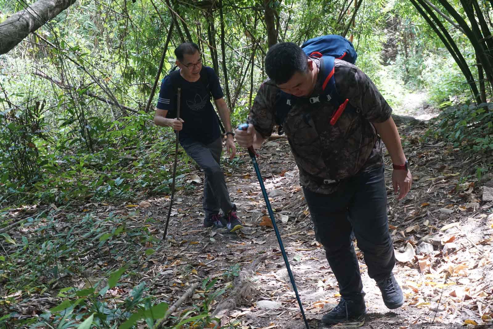 Siem Ream Hiking To Kbal Spean 2 Days